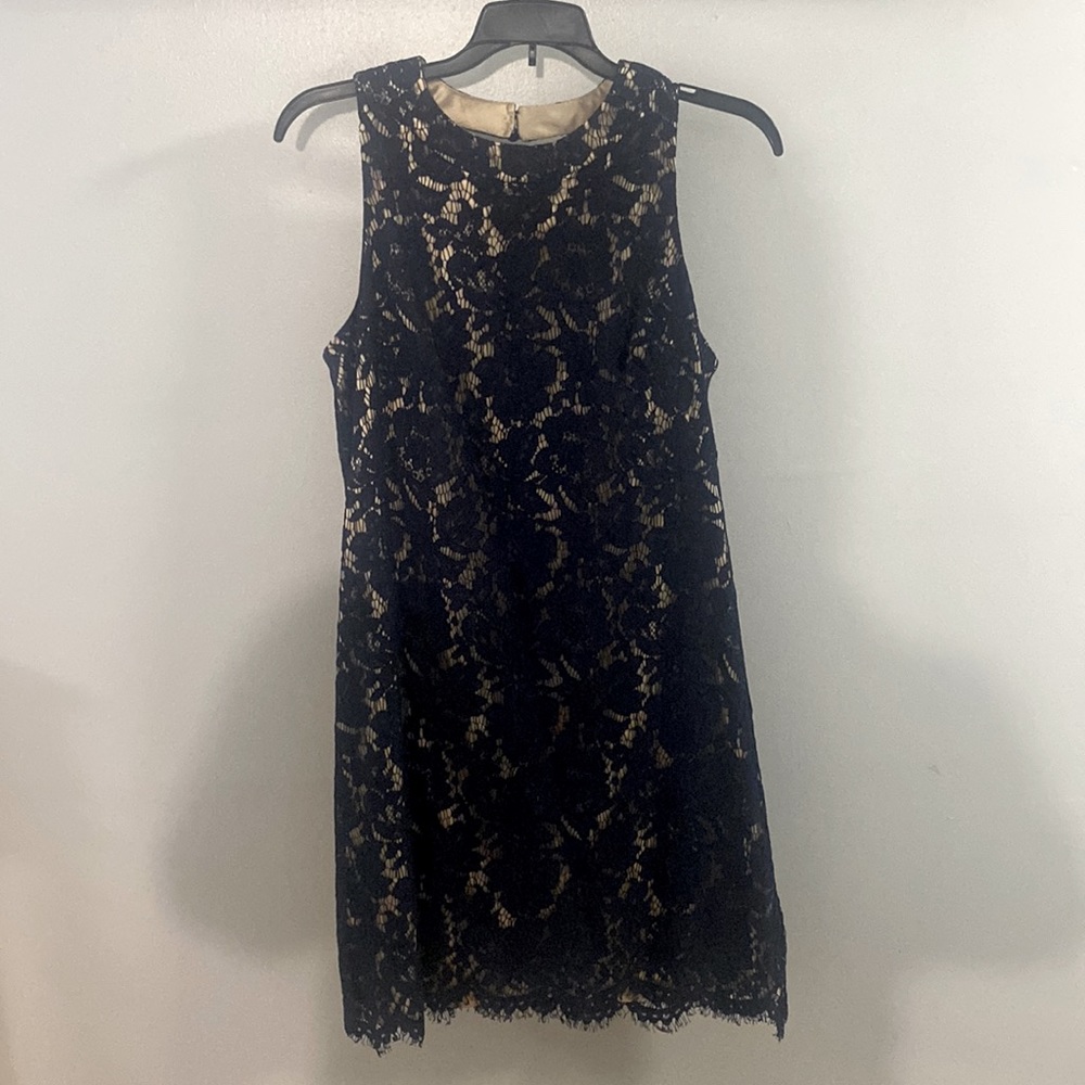 Vince Camuto Size 8 Navy Lace dress